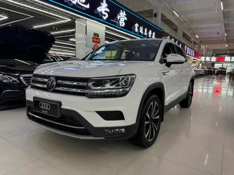 Volkswagen Tharu