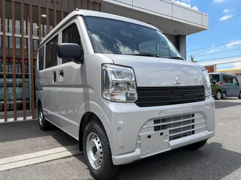 Mitsubishi Minicab Van