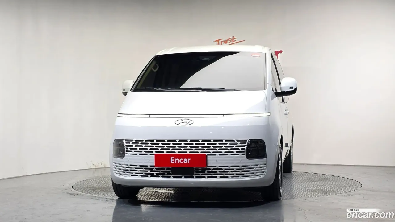 Hyundai Staria