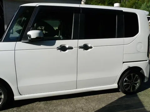 Honda N-BOX Custom
