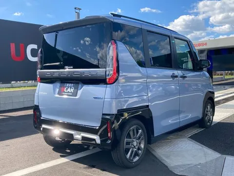 Mitsubishi Delica Mini