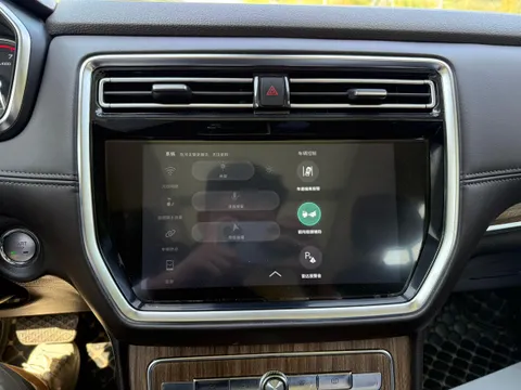 Roewe RX8