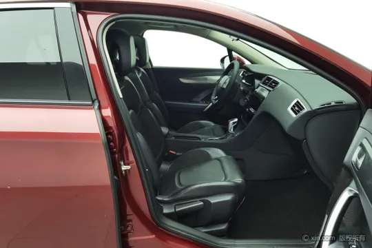 DS 4S