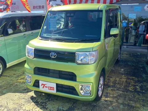 Toyota Pixis Mega