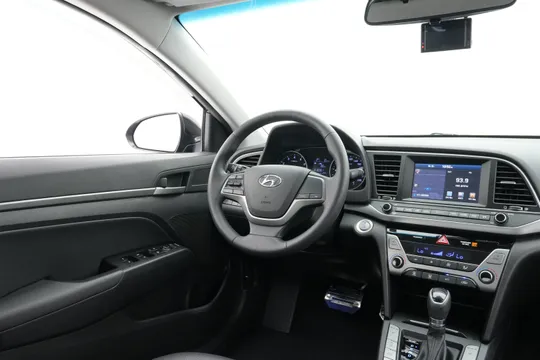 Hyundai Elantra (Avante)