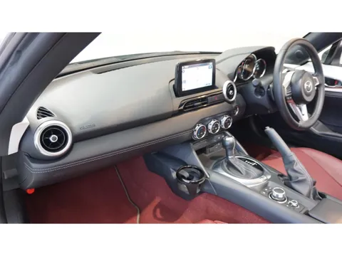 Mazda MX-5 (Roadster)