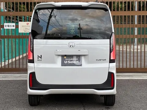 Honda N-BOX Custom