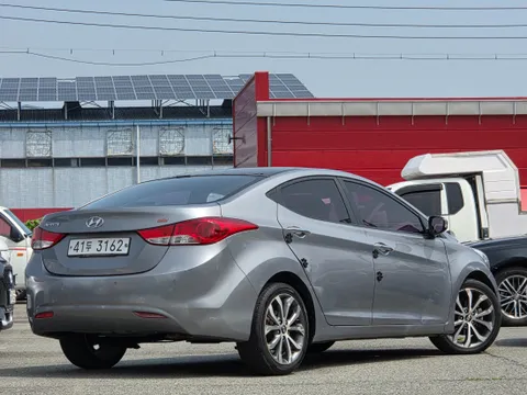 Hyundai Elantra (Avante)