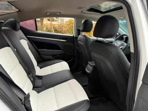 Hyundai Elantra (Avante)