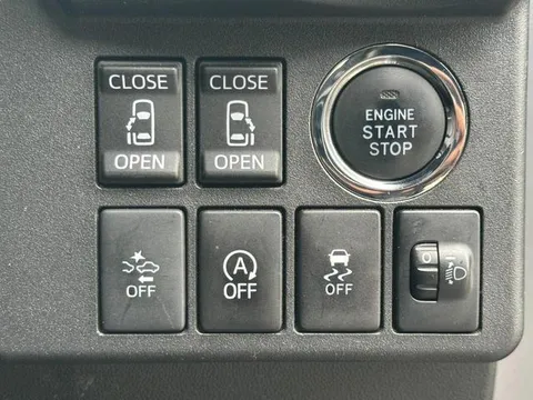 Toyota Pixis Mega