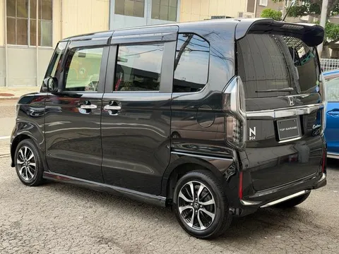 Honda N-BOX Custom