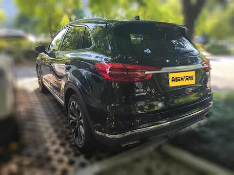 Hongqi HS5