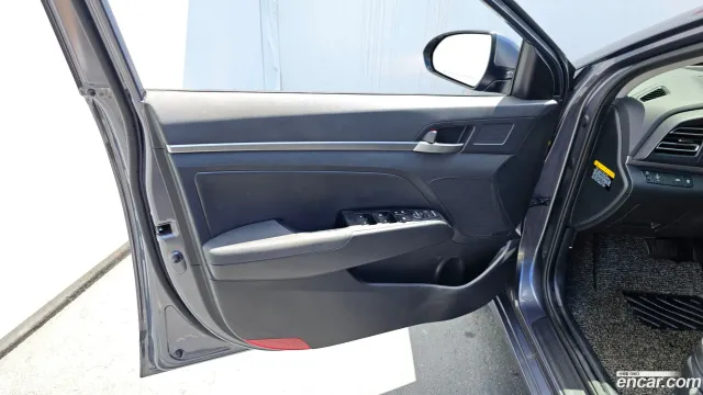 Hyundai Elantra (Avante)