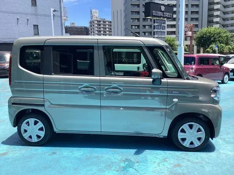 Suzuki Spacia
