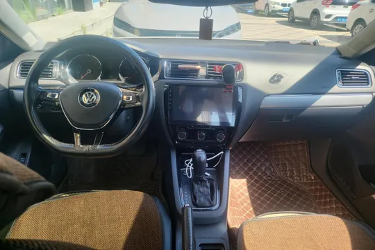 Volkswagen Sagitar