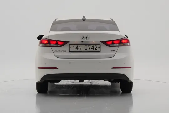 Hyundai Elantra (Avante)