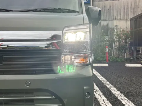 Mitsubishi Minicab Van