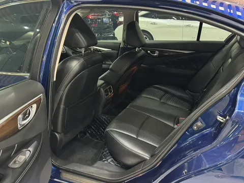 Infiniti Q50L
