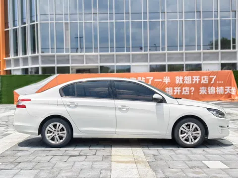 Peugeot 408