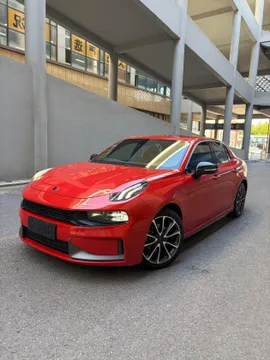 Lynk & Co 03