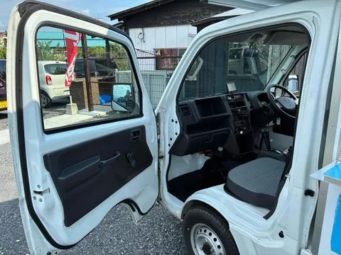 Mazda Scrum Truck