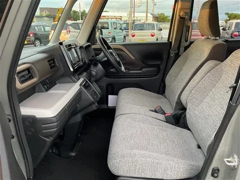 Suzuki Spacia