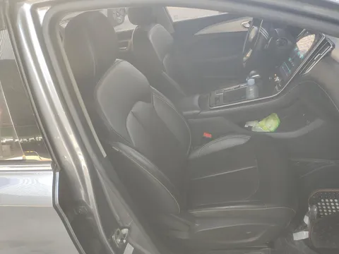 Roewe i6