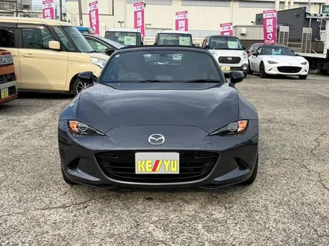 Mazda MX-5 (Roadster)
