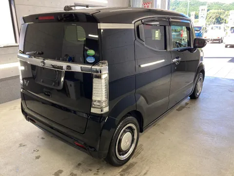 Honda N-BOX Slash