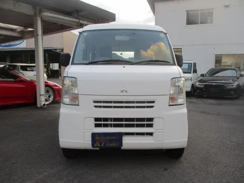 Mitsubishi Minicab Van