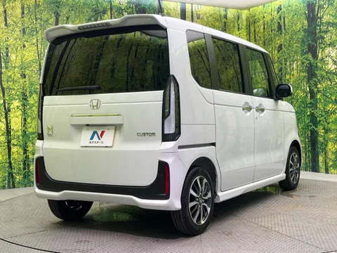 Honda N-BOX Custom