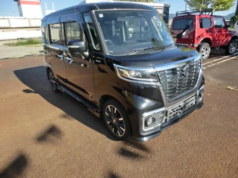 Suzuki Spacia Custom