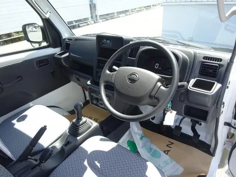 Nissan Clipper Truck