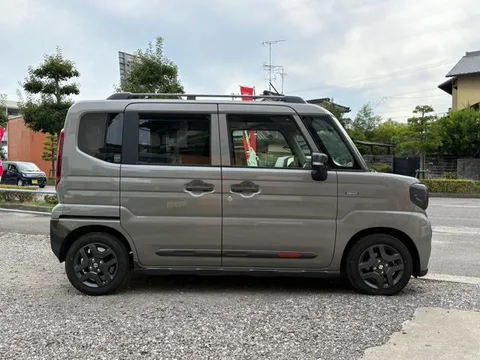 Suzuki Spacia Gear