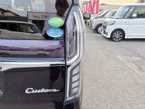 Honda N-BOX Custom