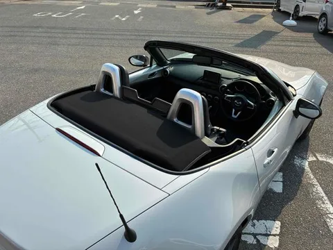 Mazda MX-5 (Roadster)