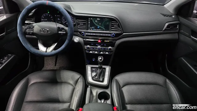 Hyundai Elantra (Avante)