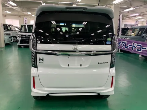 Honda N-BOX Custom