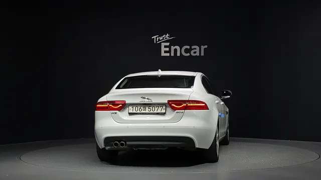 Jaguar XE