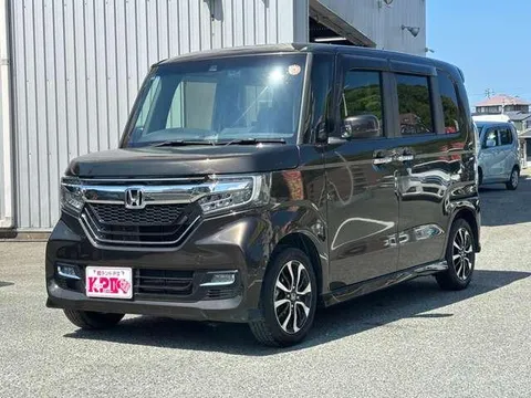 Honda N-BOX Custom