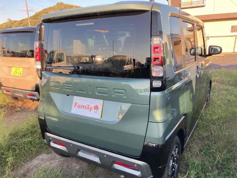 Mitsubishi Delica Mini