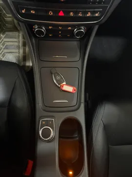 Mercedes-Benz Mercedes-Benz GLA