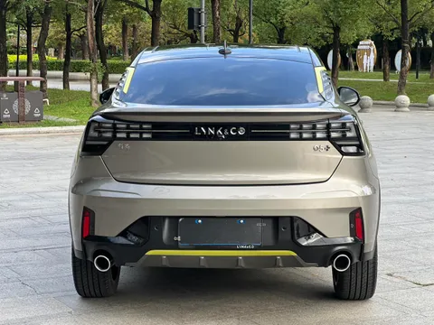 Lynk & Co 05