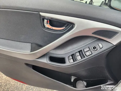Hyundai Elantra (Avante)