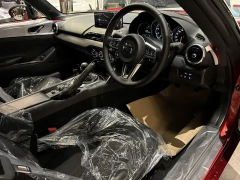 Mazda MX-5 (Roadster)