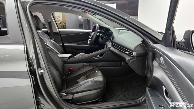 Hyundai Elantra (Avante)
