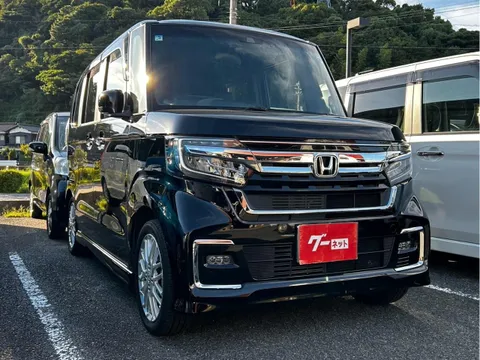 Honda N-BOX Custom