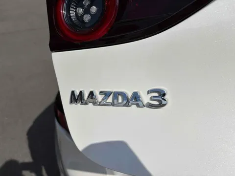 Mazda MAZDA3 Fastback