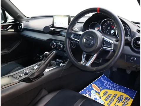 Mazda MX-5 (Roadster)