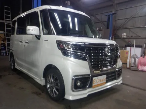 Suzuki Spacia Custom
